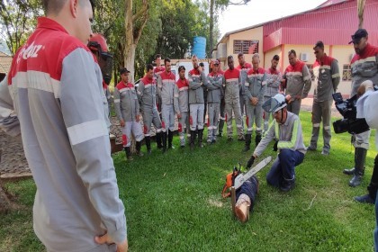 Colaboradores da Creluz participam de treinamento sobre a NR12