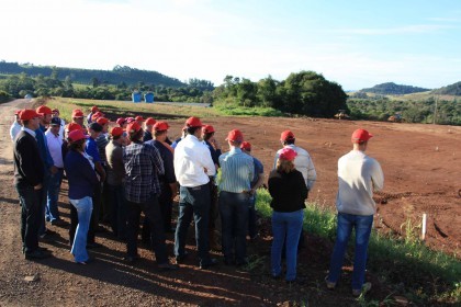 Conselheiros da Creluz visitam obras