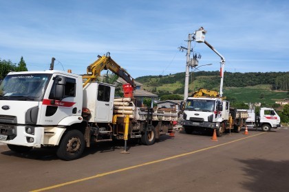 Creluz executa projeto de melhoria de rede na cidade de Pinhal