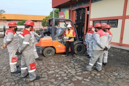 Creluz oferece aperfeiçoamento constante aos colaboradores