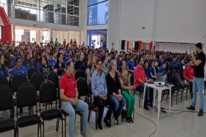 Creluz promove evento alusivo ao dia da árvore em Rodeio Bonito