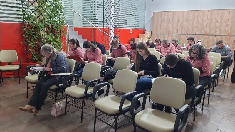 Creluz promove workshop de atendimento com foco no associado