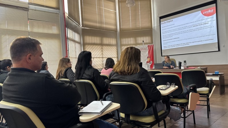 Creluz promove workshop de atendimento com foco no associado
