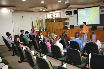 Gestão da Creluz é referência para acadêmicos das UFSM