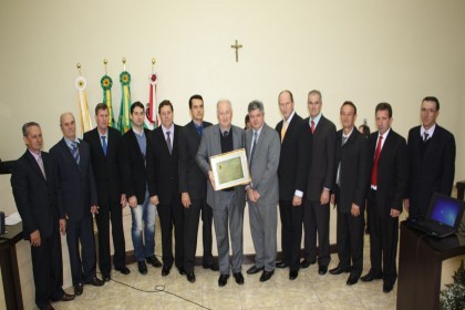 Presidente da Creluz recebe homenagem em Libertao Salzano