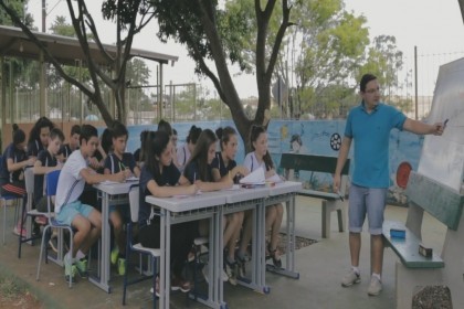 Programa Ligado nas Escolas leva teatro aos educandários